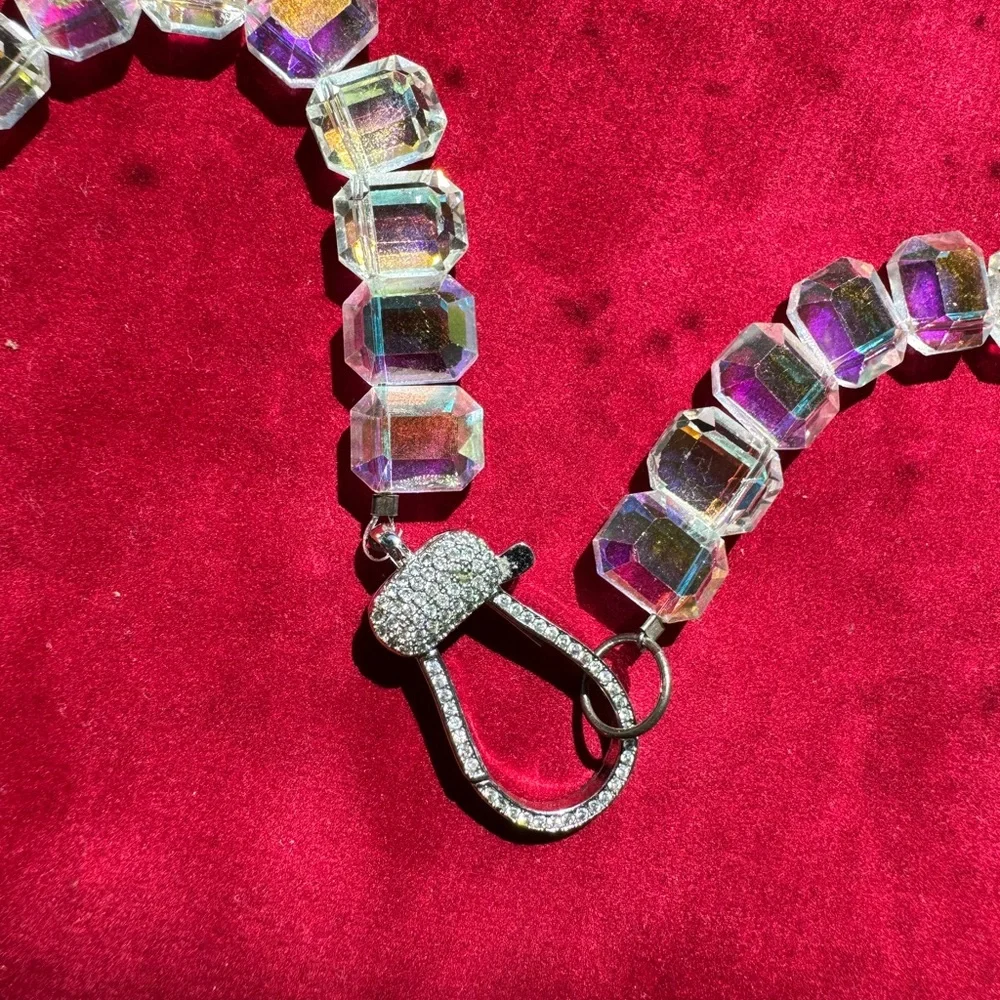 Stunning Aurora Borealis style necklace